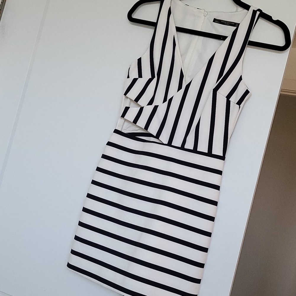 Zara Navy & white skort /romper